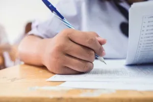 ગુજરાત બોર્ડ: ધોરણ 10 ગુજરાતીના પ્રશ્નપત્રમાં છબરડો, ભૂલોને કારણે વિદ્યાર્થીઓ અને વાલીઓમાં રોષ